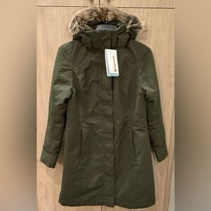 NWTs Marmot Women’s Chelsea Down Coat. Nori. Size Small